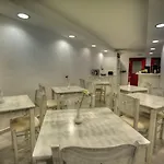 Katerina Mare 公寓式酒店 4*